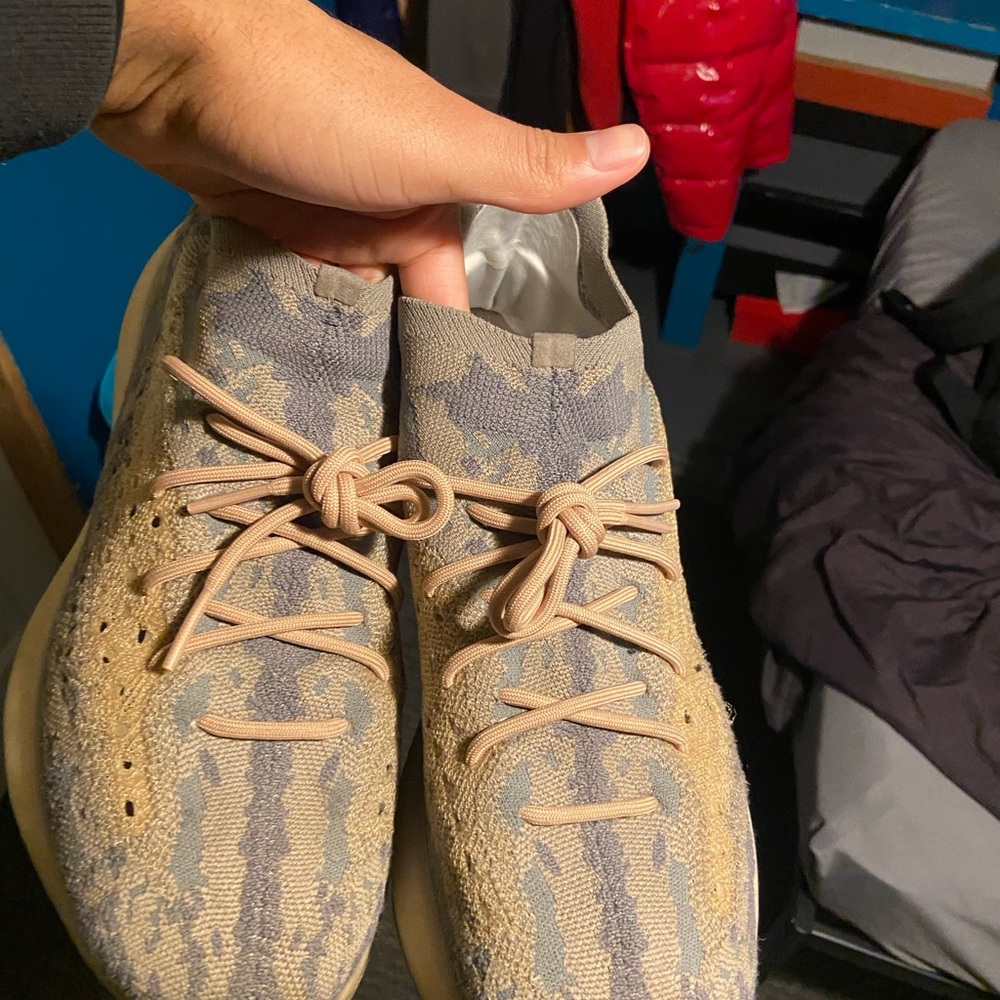 Yeezys shoes size 13 throw a price towards me need them gone asap